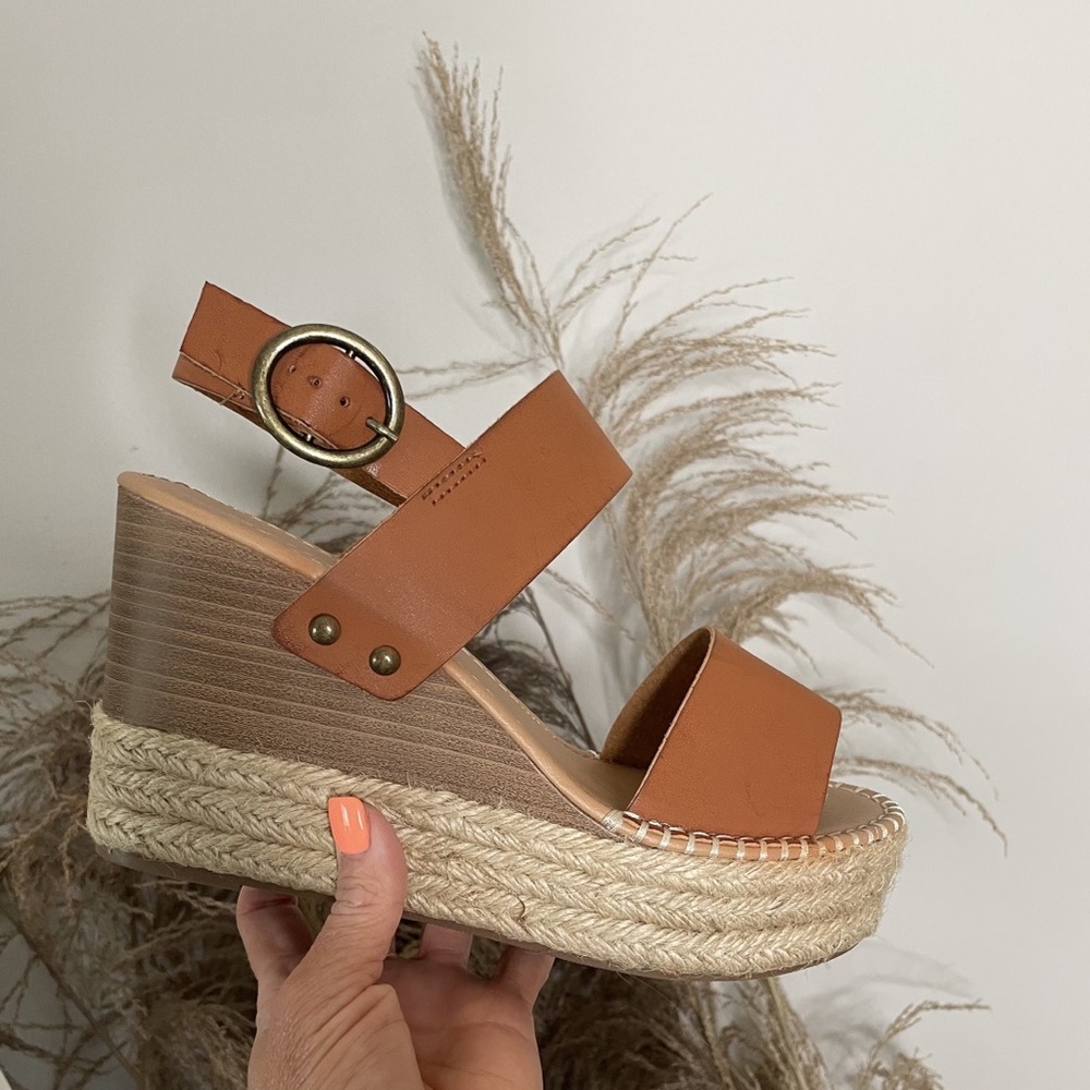 Tan Soda Wedges